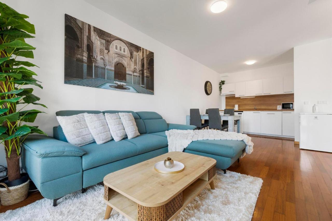 דירות ברטיסלאבה Urban Elegance Retreat מראה חיצוני תמונה