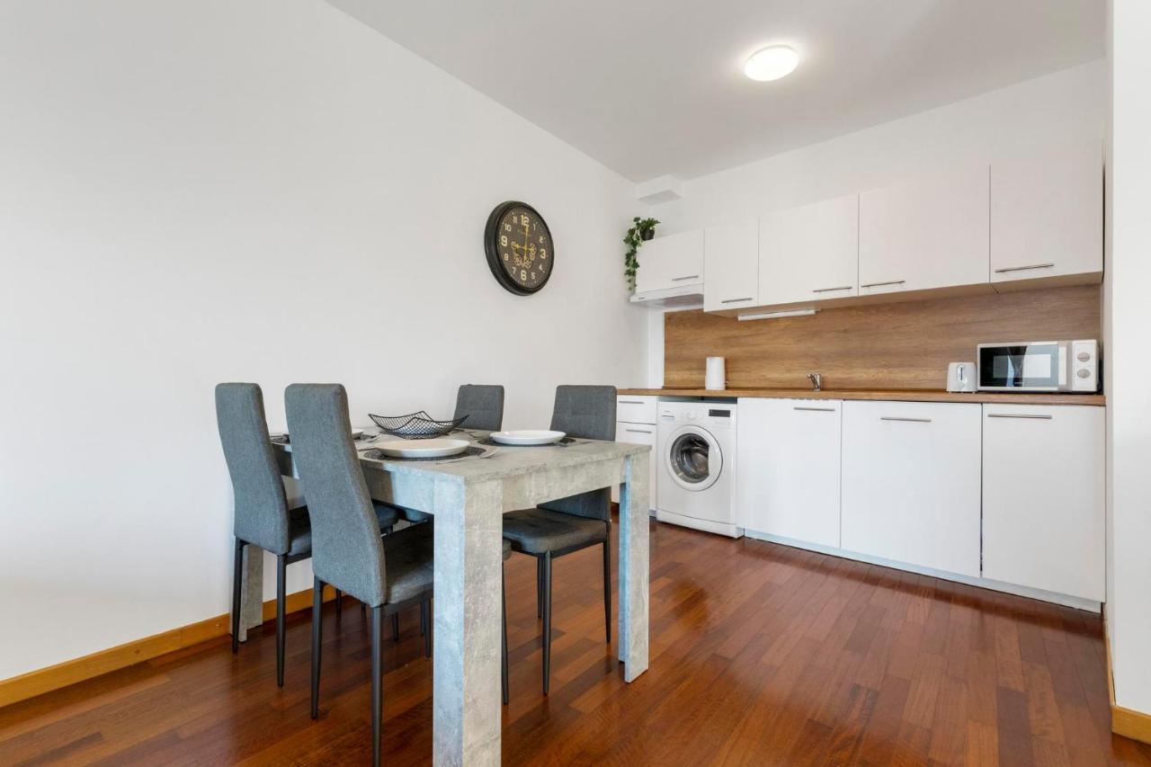 דירות ברטיסלאבה Urban Elegance Retreat מראה חיצוני תמונה