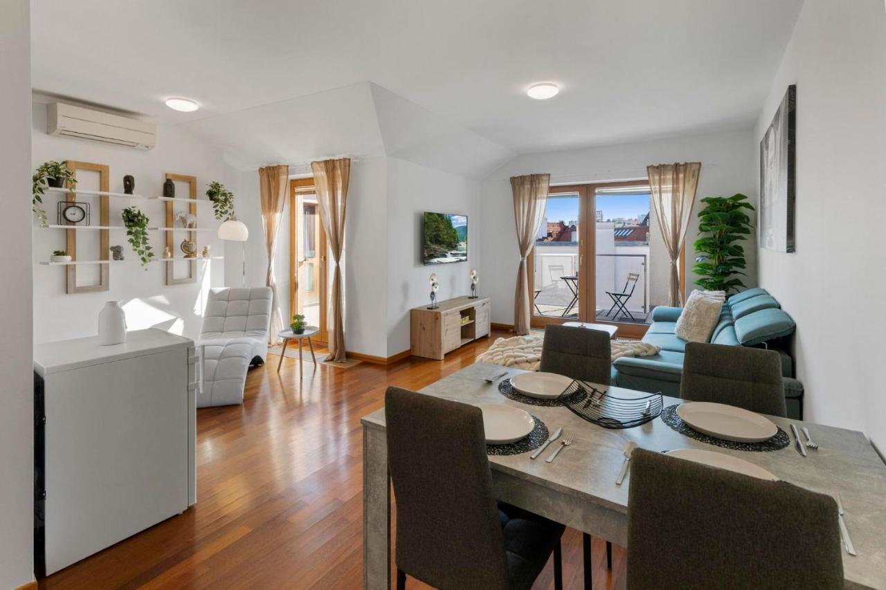 דירות ברטיסלאבה Urban Elegance Retreat מראה חיצוני תמונה