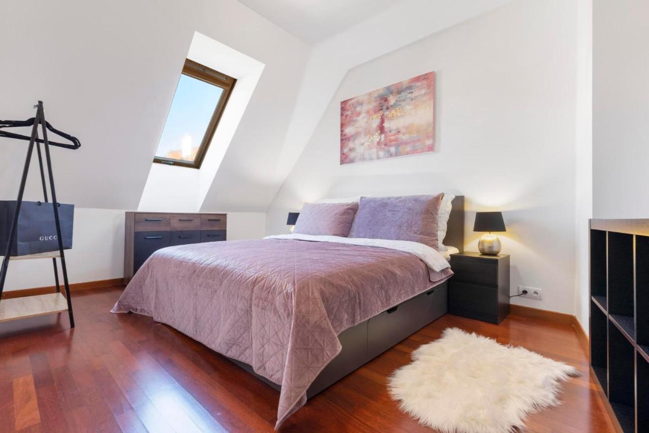 דירות ברטיסלאבה Urban Elegance Retreat מראה חיצוני תמונה